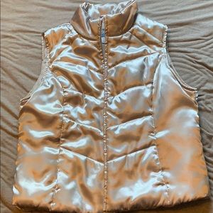 Shiny grey puffer vest